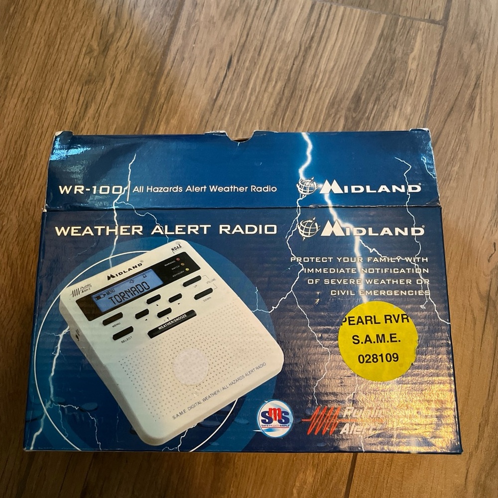Midland weather radio WR 100